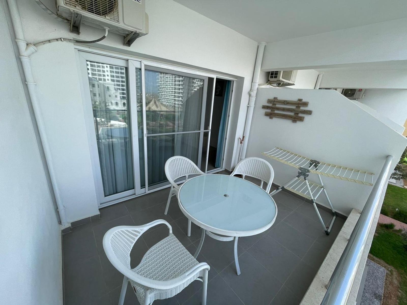 Blue Apartment In 5* Ceasar Resort Trikomo Esterno foto