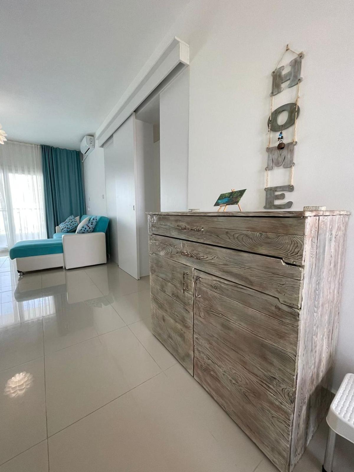 Blue Apartment In 5* Ceasar Resort Trikomo Esterno foto