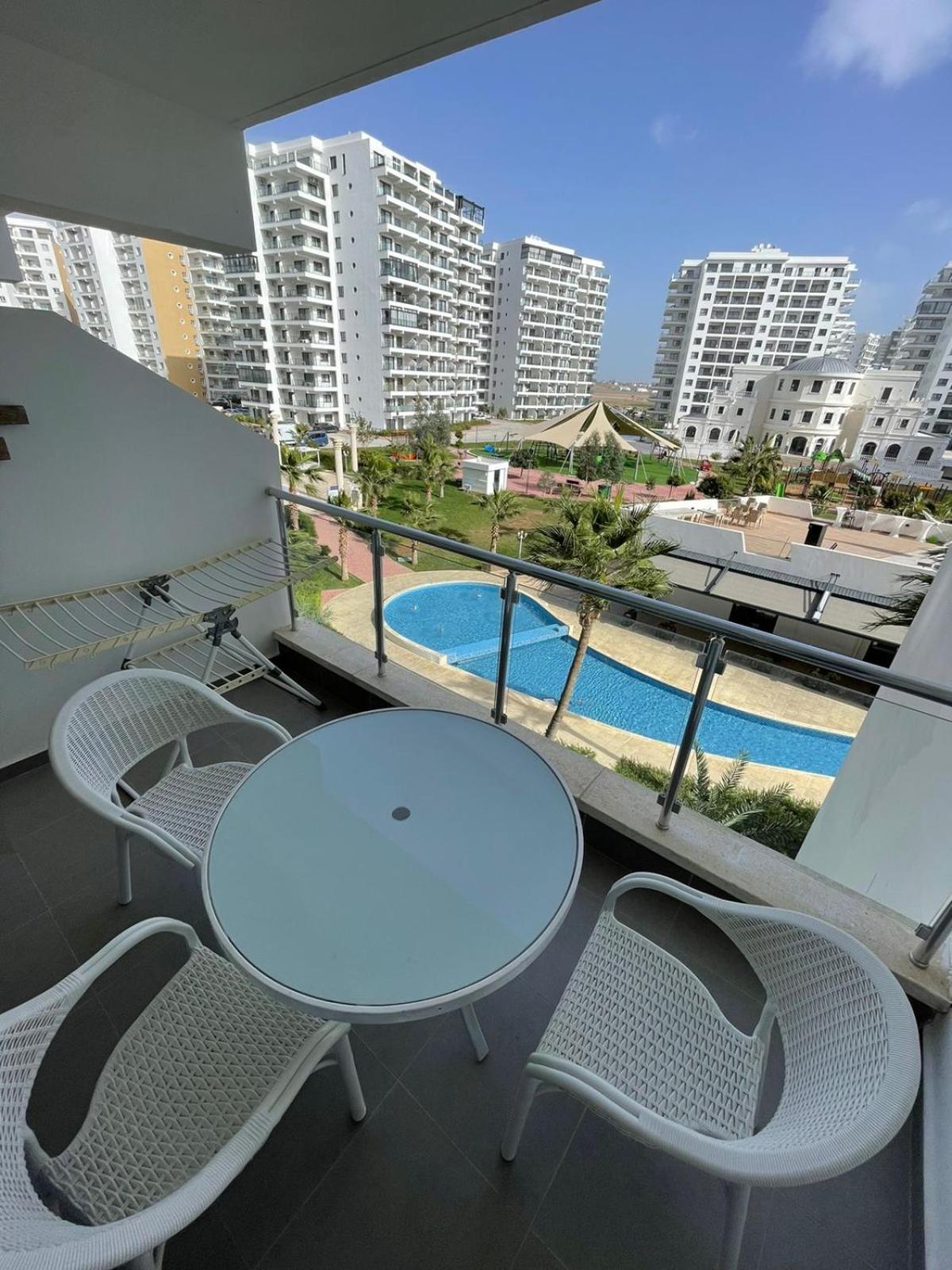 Blue Apartment In 5* Ceasar Resort Trikomo Esterno foto