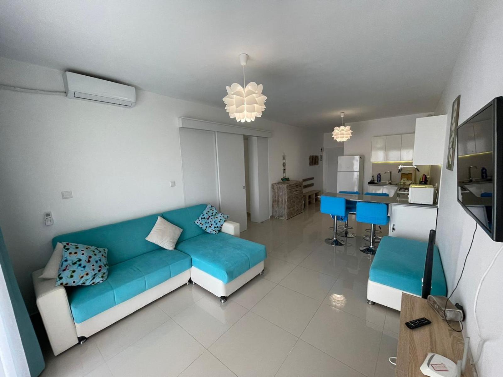 Blue Apartment In 5* Ceasar Resort Trikomo Esterno foto