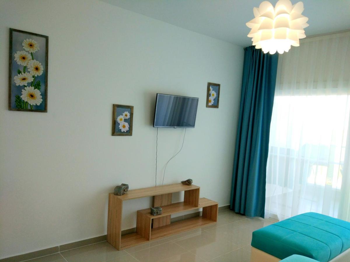 Blue Apartment In 5* Ceasar Resort Trikomo Esterno foto