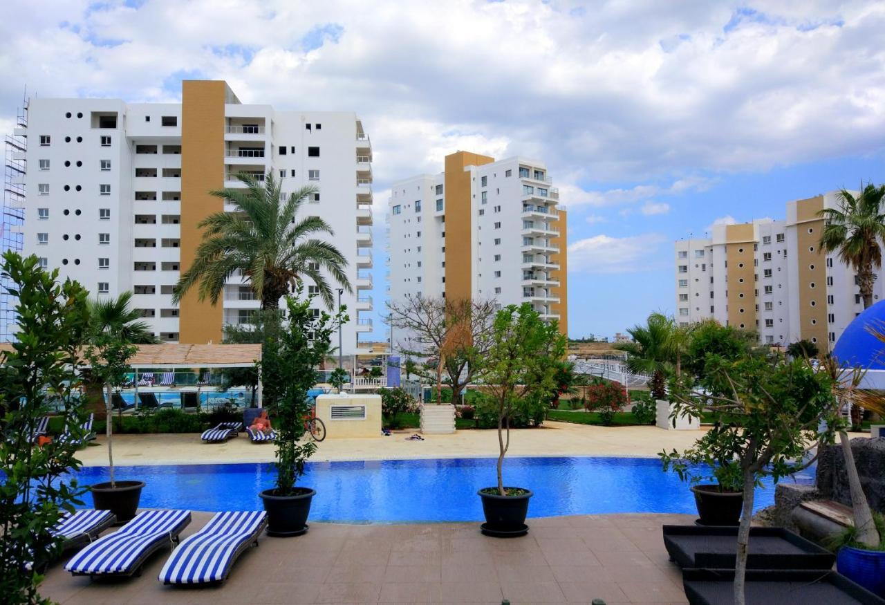 Blue Apartment In 5* Ceasar Resort Trikomo Esterno foto